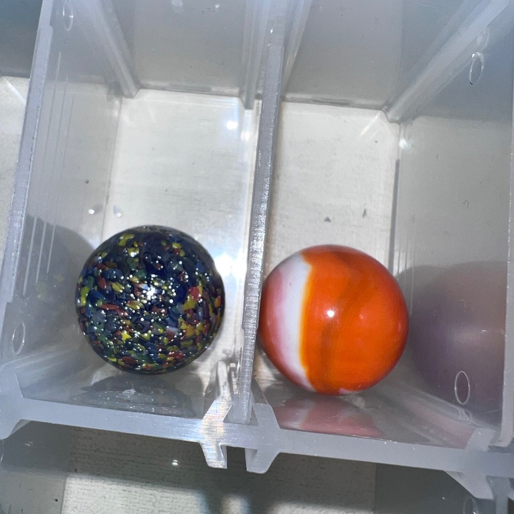 Mixed Lot of Assorted Glass Marbles Shooters Boulders Cats-Eyes with Case - Picture 10 of 16